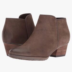 Blondo Waterproof Ankle Bootie